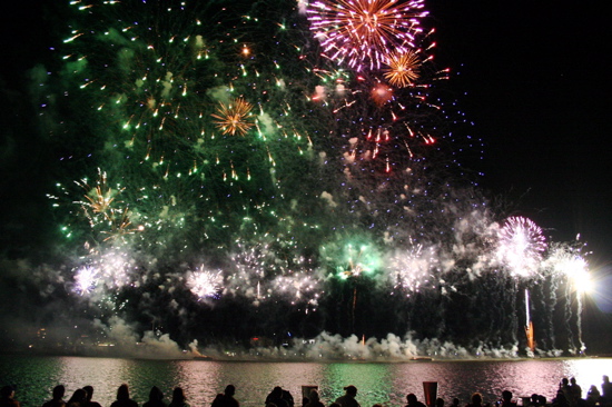 Skyfire 18 over Lake Burley Griffin